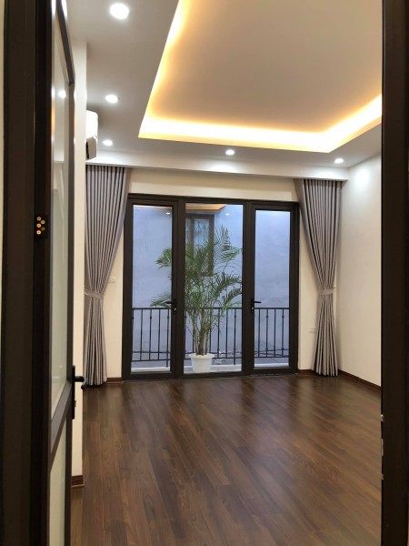 Bán nhà nguyên căn Trần Phú Hà Đông, nhỉnh 3 tỷ, dt 50m2, ngõ rộng, an sinh đỉnh, lhcc