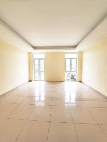 Bán nhà nguyên căn dt 60m2, đường to, ô tô vào nhà ,10m ra phố chính giá chỉ 6.8 tỷ