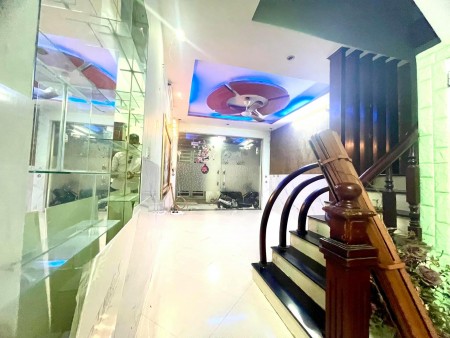 Bán nhà hàng xóm Time City diện tích sử dụng 45m2 3 tầng đúc, giá bán chỉ 2.1 tỷ