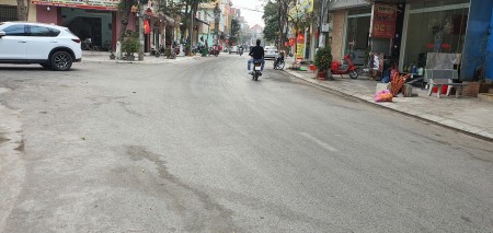 Bán nhà đúc bê tông 2 tầng phố Chiền, Ngô Quyền, Vĩnh Yên liên hệ xem nhà 0986934038