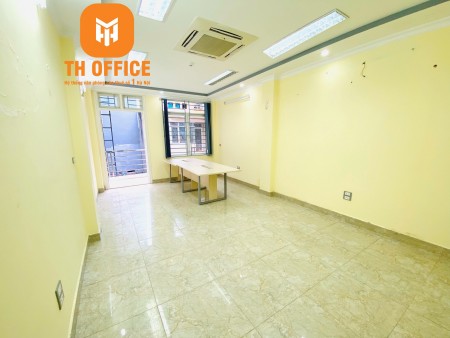 Cho thuê kho, văn phòng tại 105 Nguyễn Xiển Quận Thanh Xuân, tiện ích đủ, giá tốt