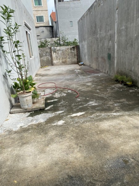 Bán nhà Tân Mai, Gần chợ, gần trường, thông khắp ngả, giá nhỉnh 2 tỷ, sổ đỏ chính chủ vuông đét