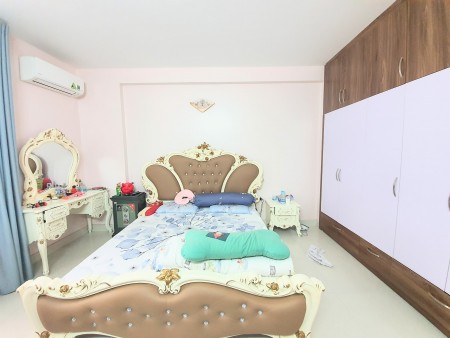 Bán nhà kinh doanh văn phòng, ô tô đỗ cửa, bãi gửi ô tô gần nhà, đúc 4 tầng kiên cố