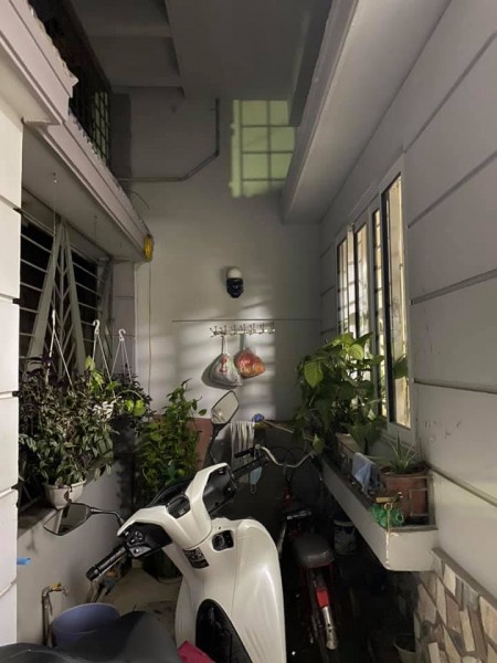 Bán gấp nhà Hoàng Hoa Thám Ba Đình 2 thoáng view hồ diện tích 70m giá bán 6,2 tỷ