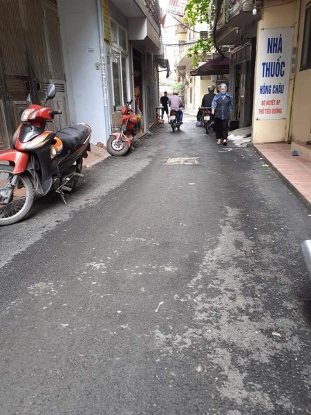 Bán nhà ngõ ô tô rẻ nhất Cầu Giấy, diện tích 55m2, 4 tầng, mt 4m, giá 4.65 tỷ, lh 0975513371