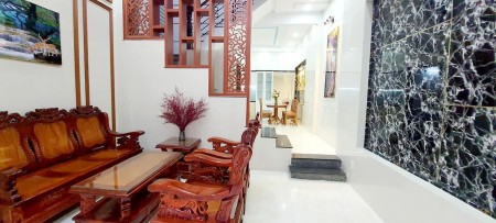 Chỉ còn 1 căn duy nhất, xe hơi xếp hàng trước cửa, 4 lầu lung linh, Phạm Văn Chiêu.