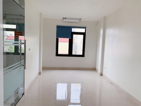 Cho thuê văn phòng 25m2 Hoàng Quốc Việt, hỗ trợ dịch giảm ngay 30%, tiện ích khu văn phòng đủ