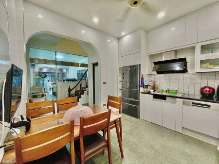 Gara ô tô rộng, nhà đẹp giá bán 7.x tỷ ở ngay Thanh Xuân