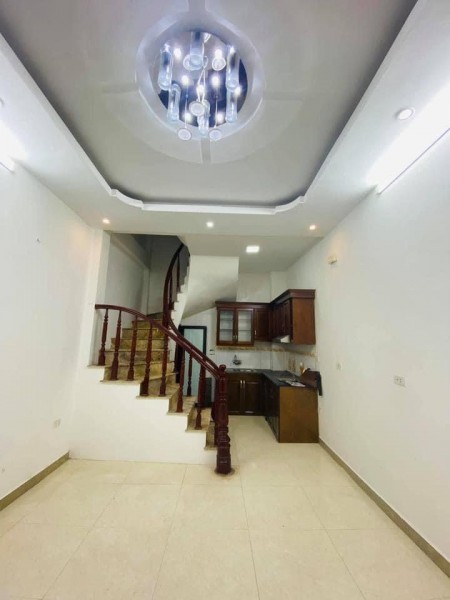 Bán Nhà Vĩnh Hưng diện tích sử dụng 30m2, 5 tầng mặt tiền 4m giá chào 2.75 tỷ, lhcc