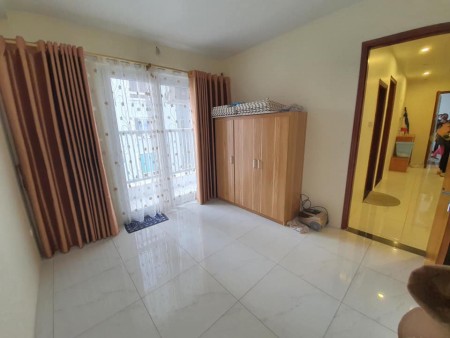 Bán nhà Cầu Giấy giá bán 3.43 tỷ, diện tích 43m2, 5 tầng, ngõ to, view hồ lộng gió