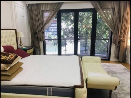 Bán Biệt Thự 671 Hoàng Hoa Thám, thiết kế đẹp, thông thoáng, giá bán 32 tỷ, thương lượng