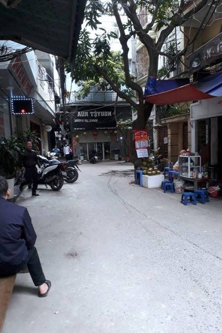 Bán nhà sát đường Nguyễn Lương Bằng, kinh doanh sầm uất, dtsd 50m2, giá 4.4 tỷ