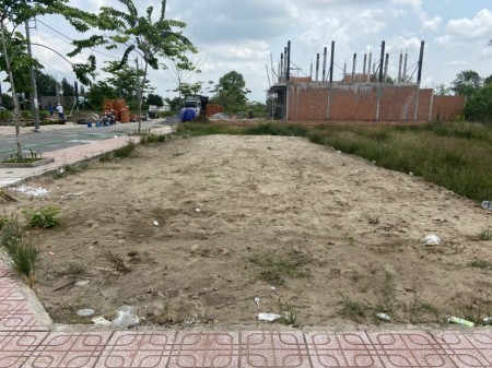 Nhà mặt tiền xây mới, sổ hồng riêng, diện tích sử dụng 106m2, sát bên KCN Cầu Tràm