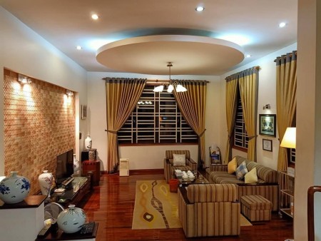 Bán nhà Bồ Đề, đẹp long lanh, ô tô đến cửa, diện tích sử dụng 54m2, giá bán 5 tỷ hơn