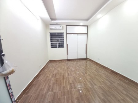 Bán nhà siêu hiếm ngõ xe tải qua nhà giá bán chỉ nhỉnh 4 tỷ, thương lượng chính chủ