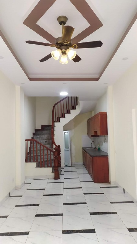 Bán nhà Thanh Lân, diện tích sử dụng 30m2 đúc 4 tầng, giá chào 2,4 tỷ, hỗ trợ vay ngân hàng