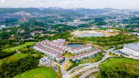 Biệt thự sân golf, trung tâm thành phố Hạ Long, liên hệ 0984181192, giá tốt đầu tư