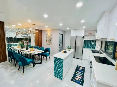 Bán nhà nguyên căn chính chủ phố Duy Tân, đẹp rực rỡ, diện tích sử dụng 60m2, giá bán 5.2 tỷ