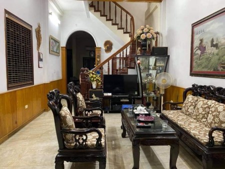 Bán nhà Yên Hoà, nhà đẹp ở ngay, diện tích sử dụng 60m2 giá bán chỉ 5 tỷ, sổ sẵn