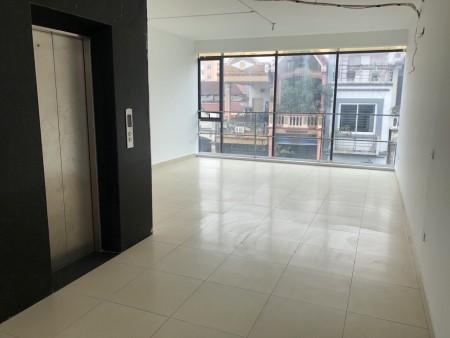 Sàn rẻ nhất khu vực diện tích 100m2 tại Hoàng Văn Thái, liên hệ 0974 352 961, giá tốt