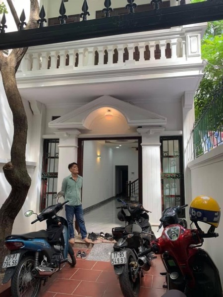 Đội Cấn Quận Ba Đình diện tích sử dụng 90m, 3 tầng đúc, ngõ rộng thông, 55m ra ôtô