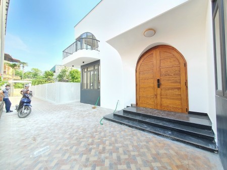 Chỉ 3,4 tỷ lô biệt thự 186m2 nhận nhà luôn và sổ đỏ full nội thất - Trại giao Khai Quang Vĩnh Yên