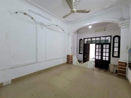 Bán nhà Nguyễn Chí Thanh Đống Đa, diện tích 52m2 5 tầng mặt tiền 4m, giá 7.2 tỷ, lô góc