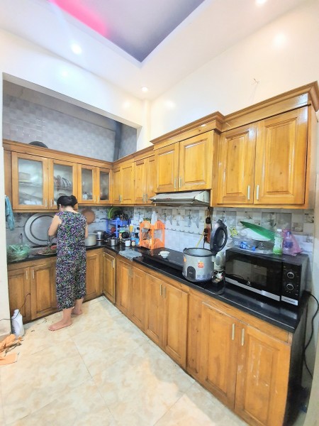 Bán nhà Thịnh Hào phân lô, gần phố, cực đẹp, diện tích 30m2, giá bán nhanh 2.9 tỷ
