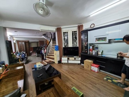 Bán nhà Nguyễn Khánh Toàn ngõ thông tiện ích cao, diện tích 62m2, 4 tầng, giá 6 tỷ