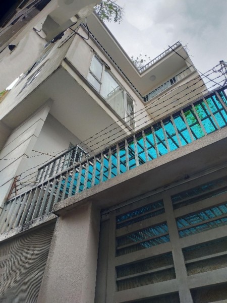 Bán nhà siêu hiếm phố Lạc Trung, nhà đẹp dt 85m2, bao rộng, 6 pn, ở sướng, giá 6.9 tỷ.