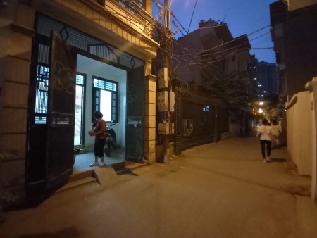 Bán nhà Lạc Long Quân ngõ thông, ô tô tránh, ở, KD đều tiện lợi. 45m2x4T, MT3.5m, giá nhỉnh 6 tỷ