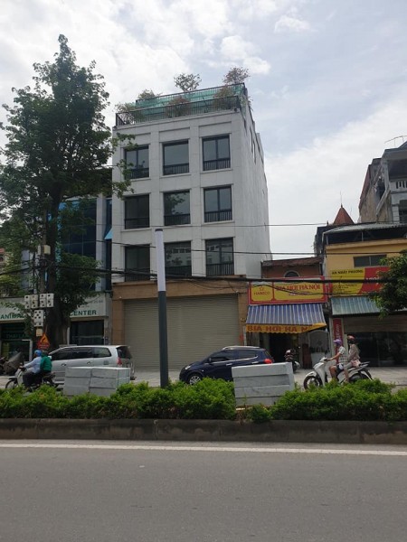 Tòa nhà văn phòng mặt phố Lạc Long Quân 6 tầng 1 hầm diện tích 260m2, mặt tiền 8.7m, gía 73 tỷ