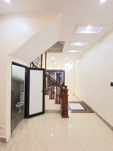 Bán nhà Cầu Đơ, ngõ to thoáng sáng, diện tích 52m2, giá bán 4.5 tỷ, liên hệ 0973525668