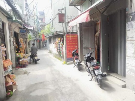Cần bán nhà Phố Bùi Xương Trạch, Ô tô đỗ cửa, kinh doanh, dtsd 35m, giá bán 2,55 tỷ