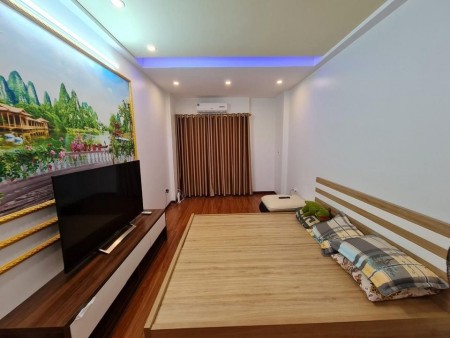 Bán nhà đẹp ngõ 153 Thanh Nhàn diện tích sử dụng 37m2 đúc 5 tầng giá bán 2.8 tỷ
