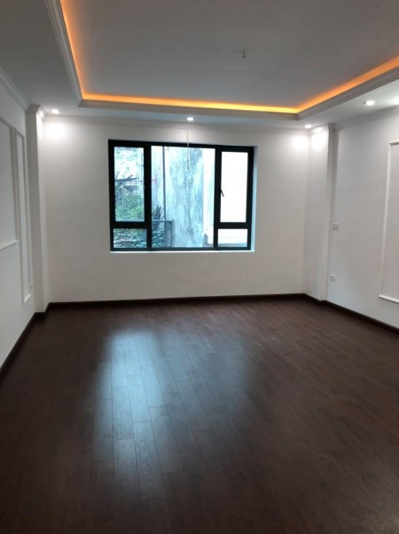 Bán nhà Nguyễn Khang CG 46m2 5 tầng ngõ 3gác giá 5.3 tỷ Lh 0386380199