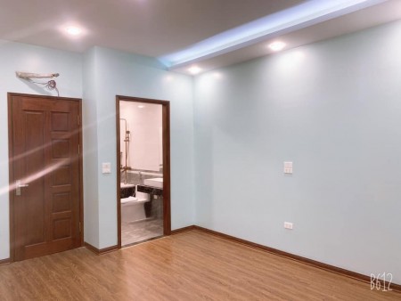 Siêu Hiếm Bán nhà đẹp to 68m Khương Đình Thanh Xuân oto đỗ sát cửa an sinh tốt chỉ 5.9 tỷ