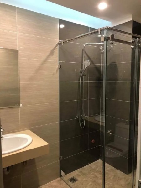 Bán nhà Liễu Giai, diện tích sử dụng 50m2, Mặt tiền 4m, giá nhỉnh 4 tỷ, sổ đỏ chính chủ nở hậu