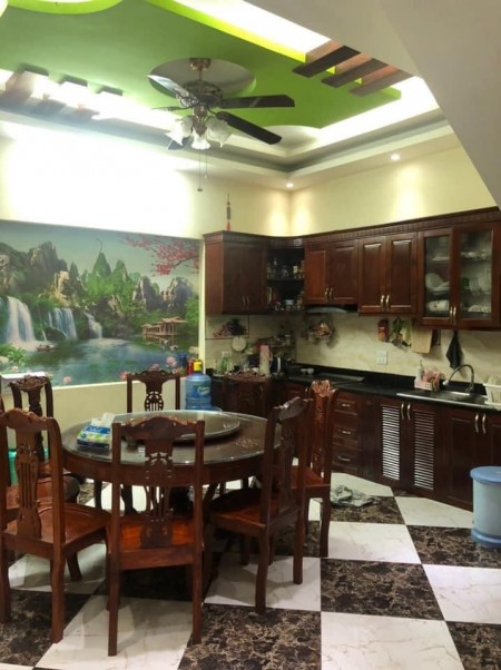Bán nhà nguyên căn Quận Hai Bà Trưng, biệt thự 3 mặt thoáng giá nhỉnh 6 tỷ, sổ sẵn