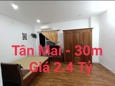 Bán nhà nguyên căn Tân Mai, diện tích 30m2, 3 tầng đúc, giá bán 2.4 tỷ, gần phố ngõ thông