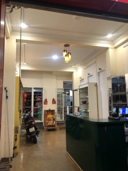 Bán nhà 5 tầng mặt tiền đường lớn, ngay trung tâm, liên hệ xem nhà 0972782808