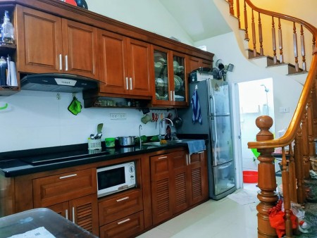 Nhà đẹp, ở ngay, lô góc, Văn Cao dt 38m2, 3.5 tầng, mặt tiền 3.1m giá bán nhỉnh 4 tỷ