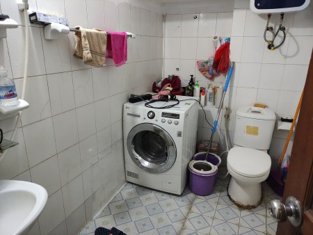 Bán nhà nguyên căn ngõ Hoà Bình Quận Hai Bà Trưng dt 4m2 4 tầng, ngõ nông, gần phố ở ngay