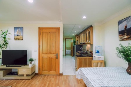 Bán nhà Cầu Giấy: 51m2, 4 tỷ, 5 tầng, mới, sáng, view cây xanh, ngõ nông, cực hiếm
