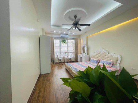 Cần bán nhà Trần Đại Nghĩa, diện tích 42m2, mặt tiền 5m, ô tô đỗ cửa, giá bán chỉ 9.7 tỷ