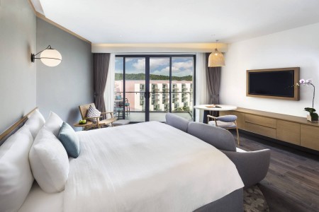 Bán tòa căn hộ cho thuê mặt phố Dịch Vọng Hậu 38 căn Studio & Apartment giá 105 tỷ