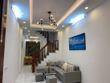 Bán nhà hẻm Tô Hiến Thành P15 Quận 10 diện tích 46m2, giá 5.x tỷ, liên hệ 0932501298