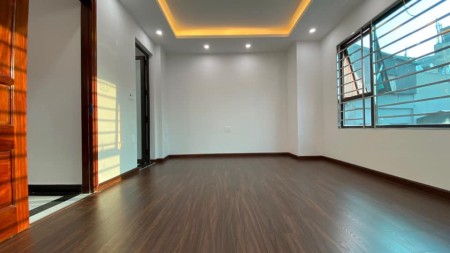 Bán nhà Ngô QUyền Hà Đông giá hơn 3 tỷ, dt 38m2, 6 tầng, ô tô đỗ cổng, an sinh đỉnh