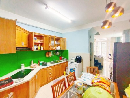 Ngộp Bank bán gấp nhà nguyên căn đường Bình Long dt 46m2 đúc 3 tầng giá bất chấp