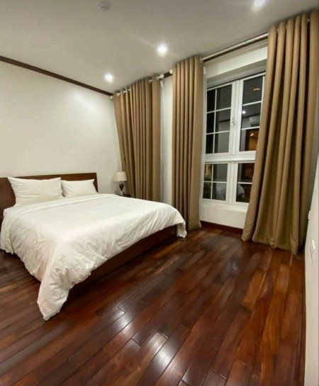 Cần bán nhà Núi Trúc, diện tích 48m2 đúc 5 tầng, 6PN, mặt tiền 4.2m, giá chỉ 4.85 tỷ